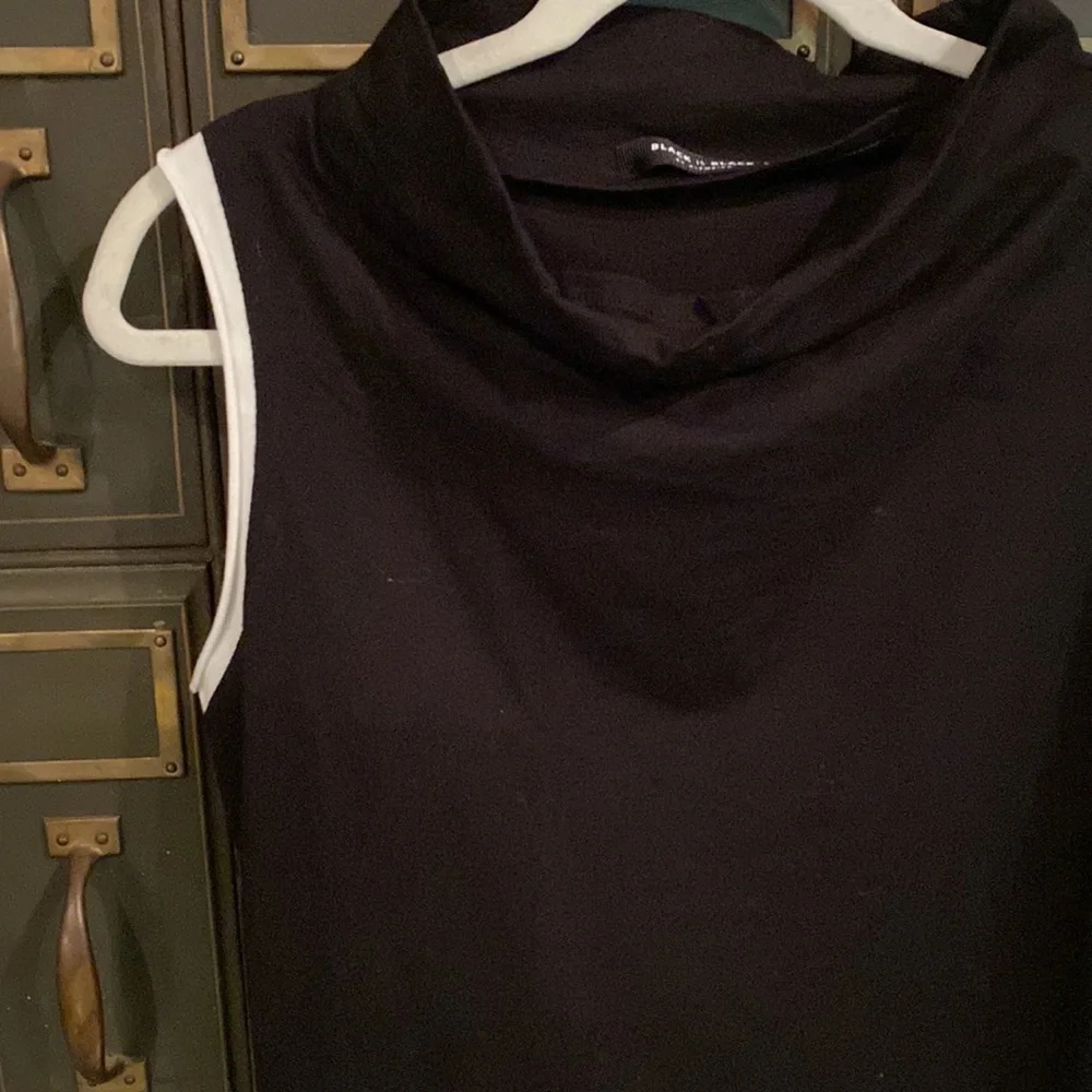 ALEMBIKA Black is Black Tank